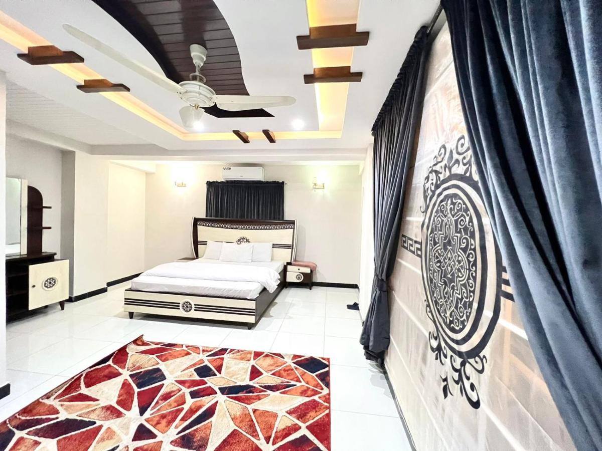 Luxury Apartment Rentals Исламабад Экстерьер фото
