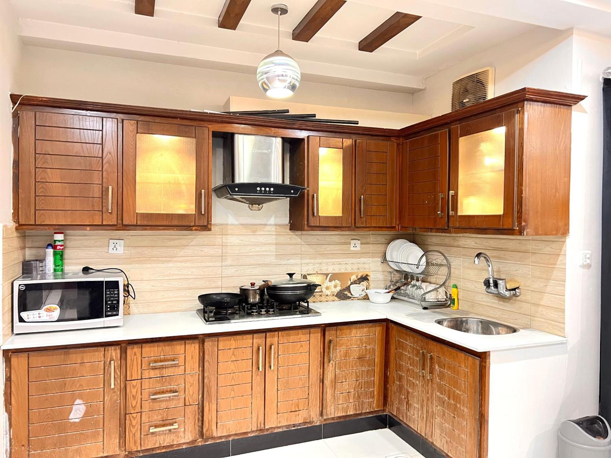 Luxury Apartment Rentals Исламабад Экстерьер фото